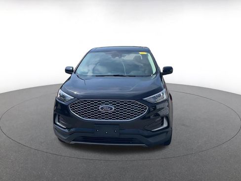Used 2023 Ford Edge SEL image 3