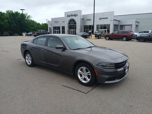 Used 2021 Dodge Charger SXT w/ Leather Interior Group RWD image 2
