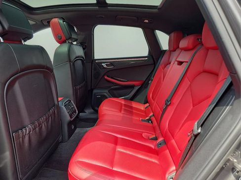 Used 2018 Porsche Macan GTS AWD/4WD image 10