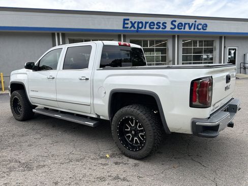 Used 2018 GMC Sierra 1500 SLT AWD/4WD image 9