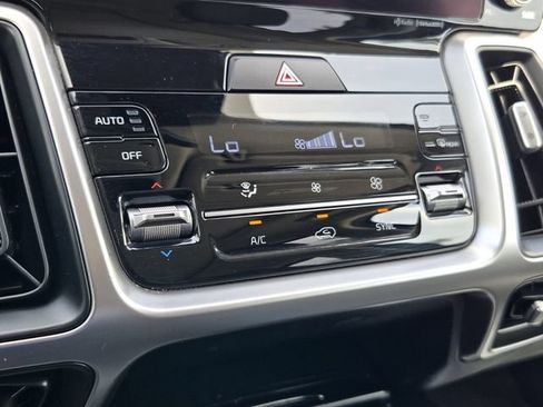Used 2022 Kia Sorento EX w/ Panoramic Sunroof Package FWD image 19