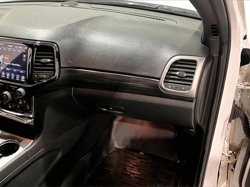 Used 2020 Jeep Grand Cherokee Altitude image 28