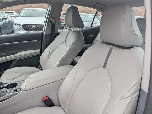 Used 2023 Toyota Camry XLE w/ Cold Weather Package AWD/4WD image 16