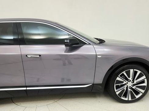 Used 2024 Cadillac Lyriq Luxury AWD/4WD image 18