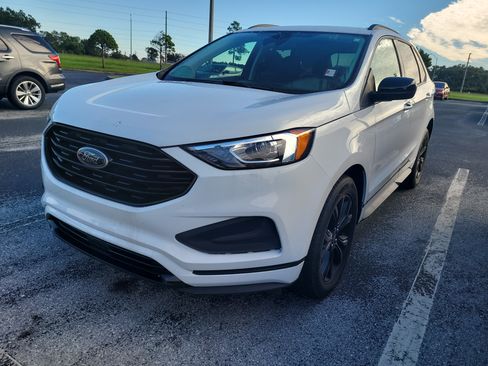 Used 2024 Ford Edge SE w/ Black Appearance Package AWD/4WD image 3