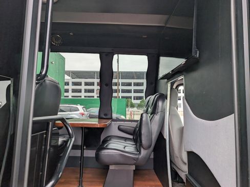 Used 2012 Ford E-350 and Econoline 350 Super Duty w/ Shuttle Bus Prep Pkg RWD image 22