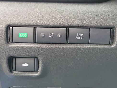 Used 2024 Nissan Sentra SV w/ All-Weather Package FWD image 16