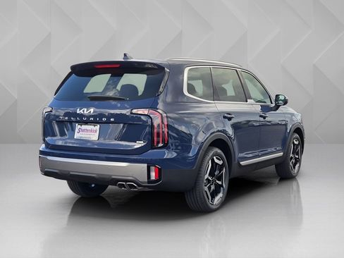 New 2025 Kia Telluride EX w/ EX Captain's Chair Package image 3