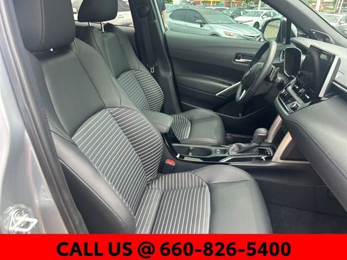 Used 2024 Toyota Corolla Cross AWD Hybrid w/ Convenience Package image 7