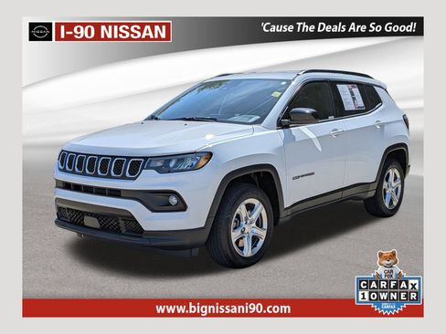 Used 2023 Jeep Compass Latitude w/ Convenience Group AWD/4WD image 1