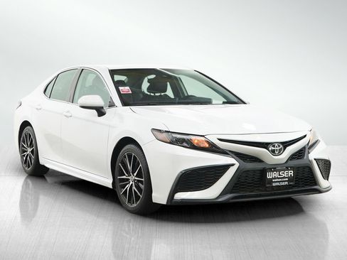 Used 2021 Toyota Camry SE w/ Carpet Mat Package (TMS) FWD image 7