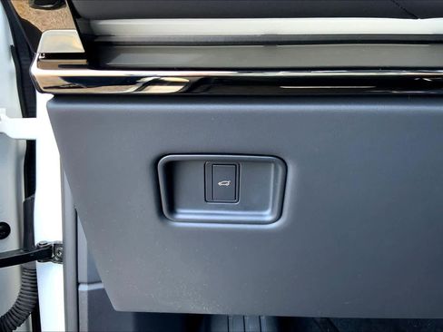 Used 2024 Land Rover Range Rover Sport Dynamic SE image 30