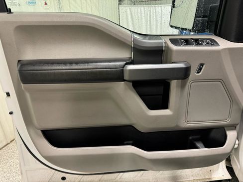 Used 2015 Ford F150 XLT w/ Equipment Group 302A Luxury image 18