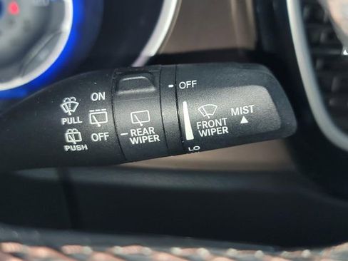 Used 2017 Chrysler Pacifica Touring-L image 14