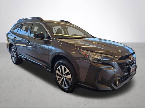 Used 2024 Subaru Outback Premium image 5