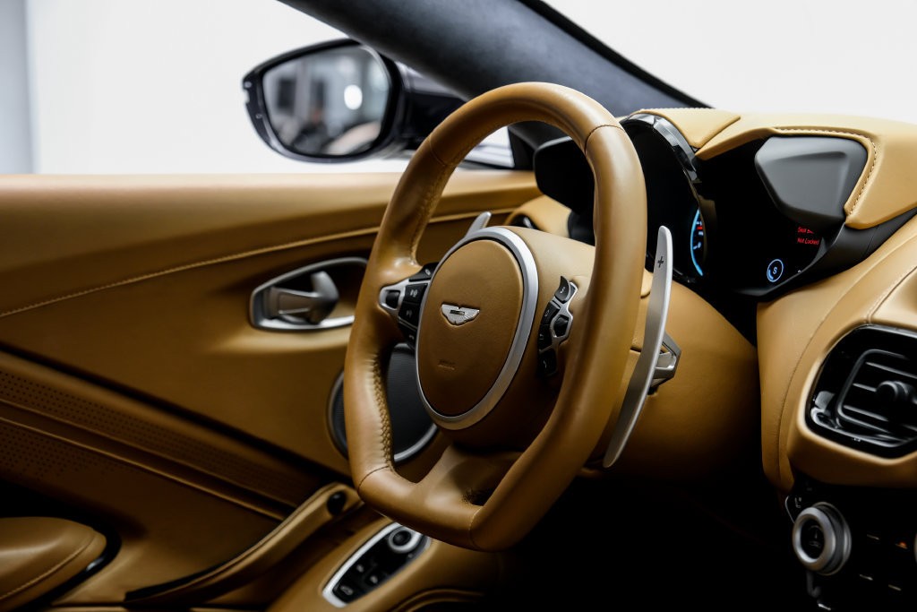 Used 2020 Aston Martin V8 Vantage Coupe RWD image 16