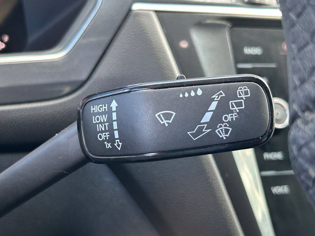 Certified 2024 Volkswagen Tiguan SE R-Line FWD image 25