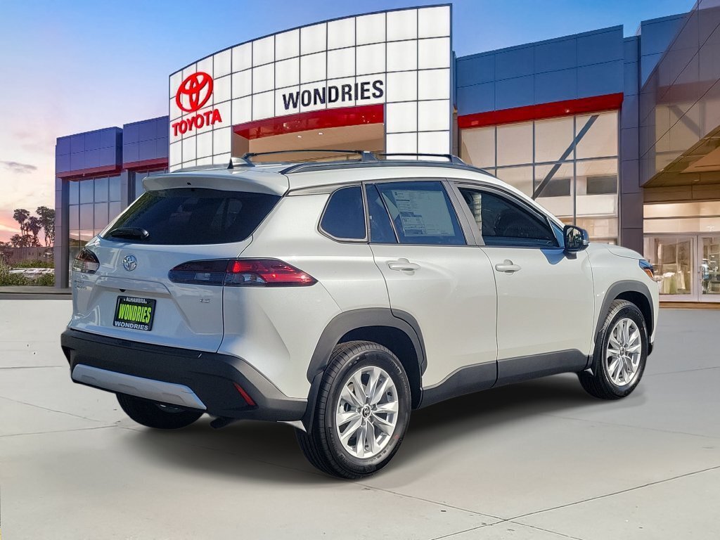 New 2026 Toyota Corolla Cross LE w/ Moonroof Package FWD image 4