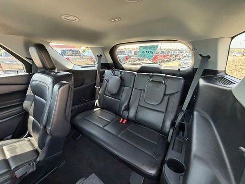Used 2022 Ford Explorer XLT w/ Equipment Group 202A AWD/4WD image 15