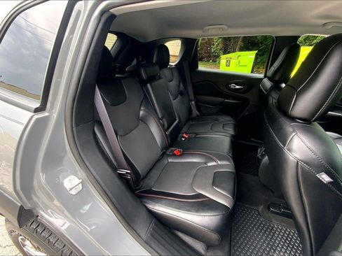 Used 2022 Jeep Cherokee Trailhawk w/ Sound & Nav Group AWD/4WD image 24