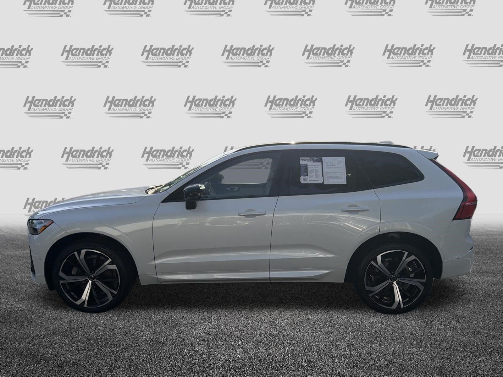 Used 2023 Volvo XC60 B6 Ultimate w/ Protection Package Premier AWD/4WD image 7