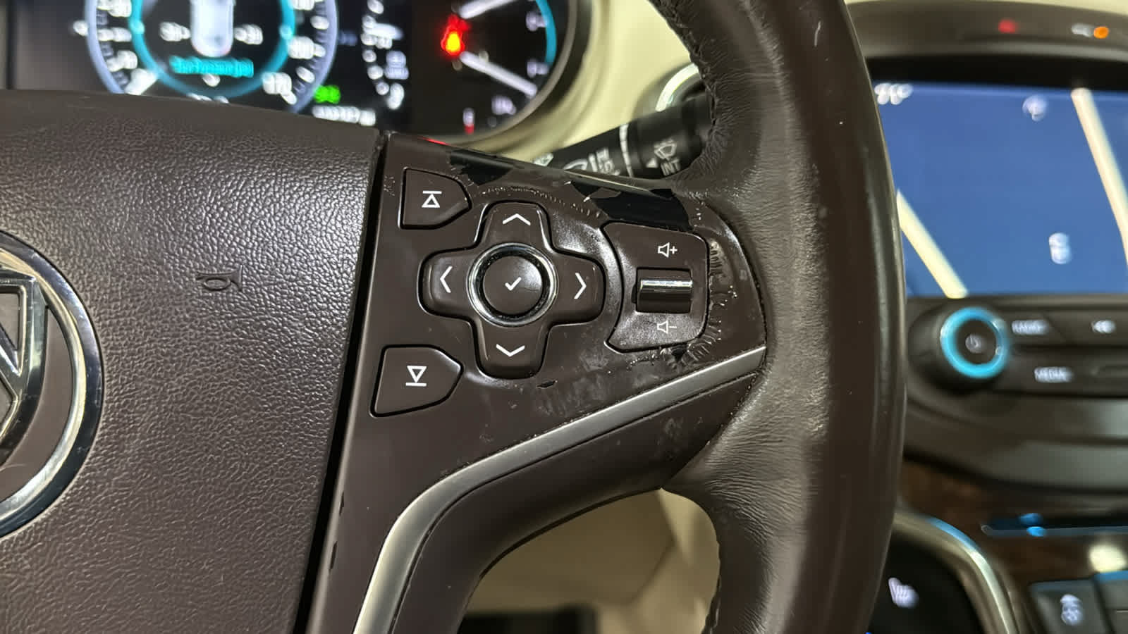 Used 2015 Buick LaCrosse Leather FWD image 13