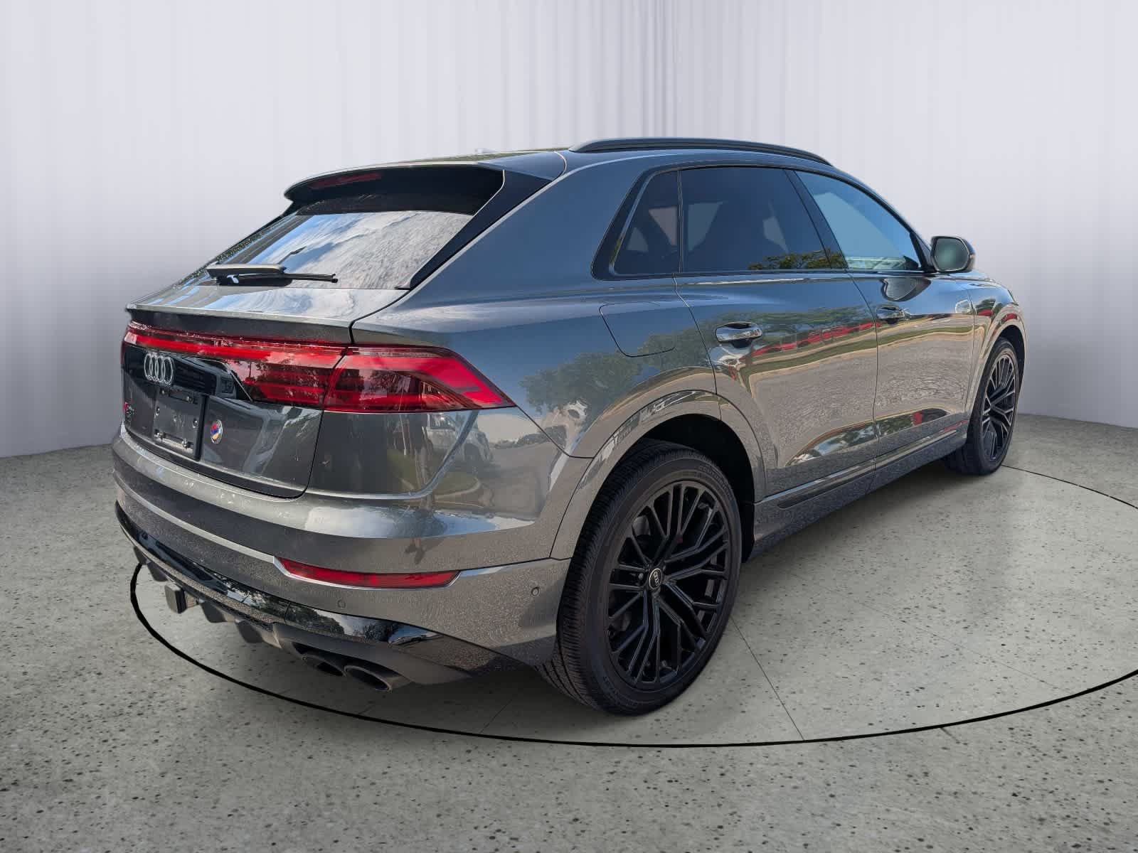 Used 2024 Audi SQ8 Premium Plus w/ S Sport Package AWD/4WD image 3