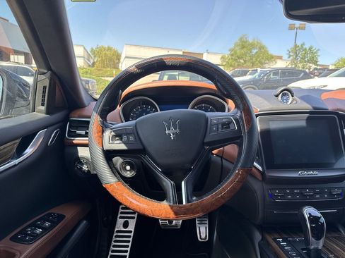 Used 2018 Maserati Ghibli S Q4 AWD/4WD image 14