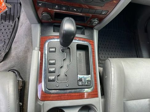 Used 2007 Jeep Grand Cherokee Limited w/ Trailer Tow Group IV AWD/4WD image 18