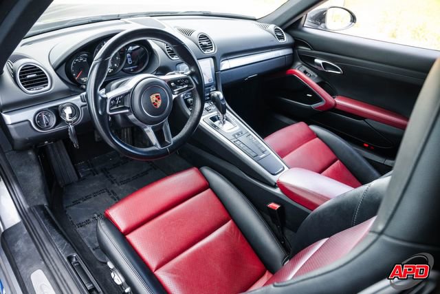 Used 2018 Porsche 718 Cayman RWD image 2