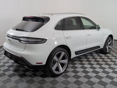 Used 2025 Porsche Macan image 10