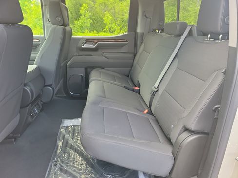 New 2026 GMC Sierra 1500 SLE w/ Preferred Package AWD/4WD image 27