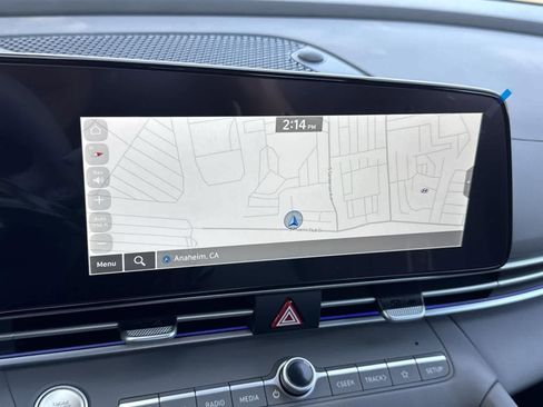 New 2025 Hyundai Elantra SEL image 13