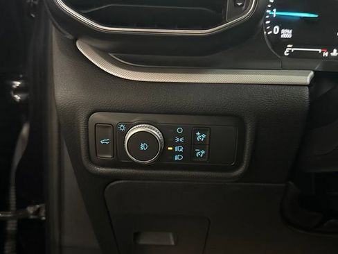 Used 2020 Ford Explorer XLT w/ Equipment Group 202A AWD/4WD image 12