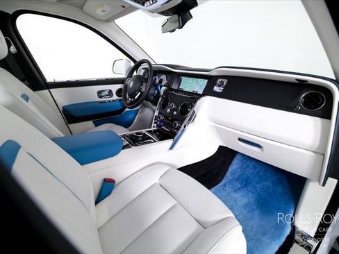 Certified 2023 Rolls-Royce Cullinan w/ Cullinan Package AWD/4WD image 37