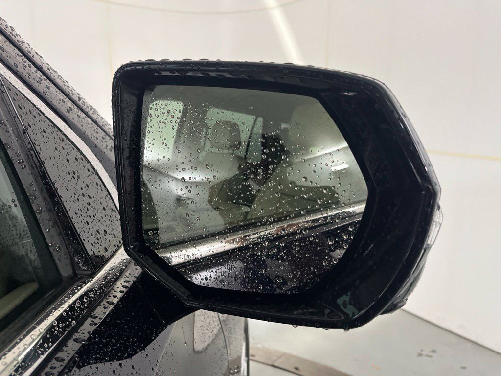 Used 2022 GMC Yukon Denali AWD/4WD image 54