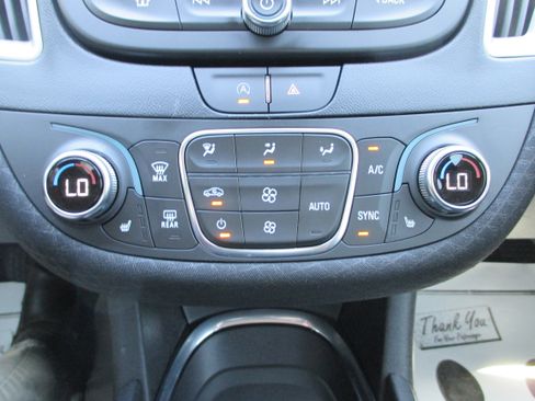 Used 2023 Chevrolet Malibu LT w/ Sport Edition FWD image 18