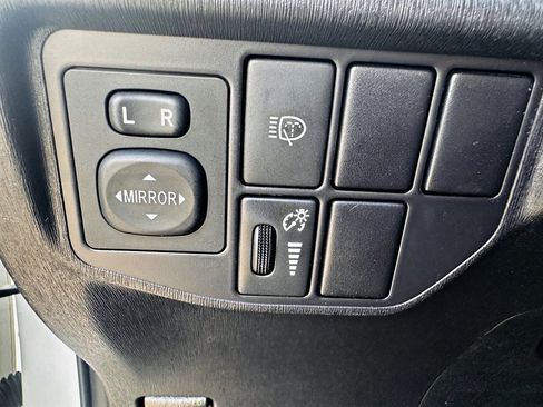 Used 2013 Toyota Prius Five FWD image 22