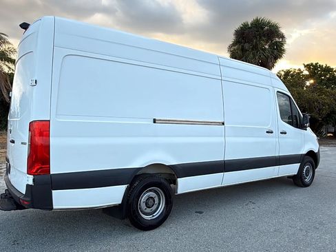 Used 2019 Mercedes-Benz Sprinter 170 image 6