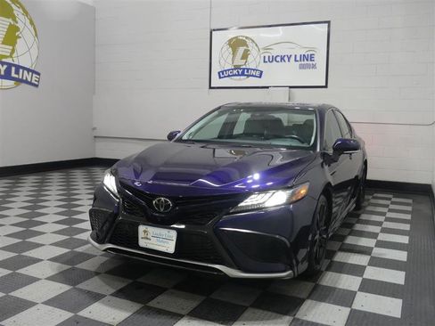Used 2021 Toyota Camry XSE w/ Navigation Package FWD image 4