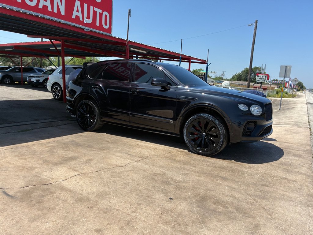Used 2021 Bentley Bentayga AWD/4WD image 32