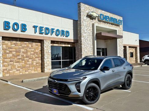 New 2026 Chevrolet Trax ACTIV image 1