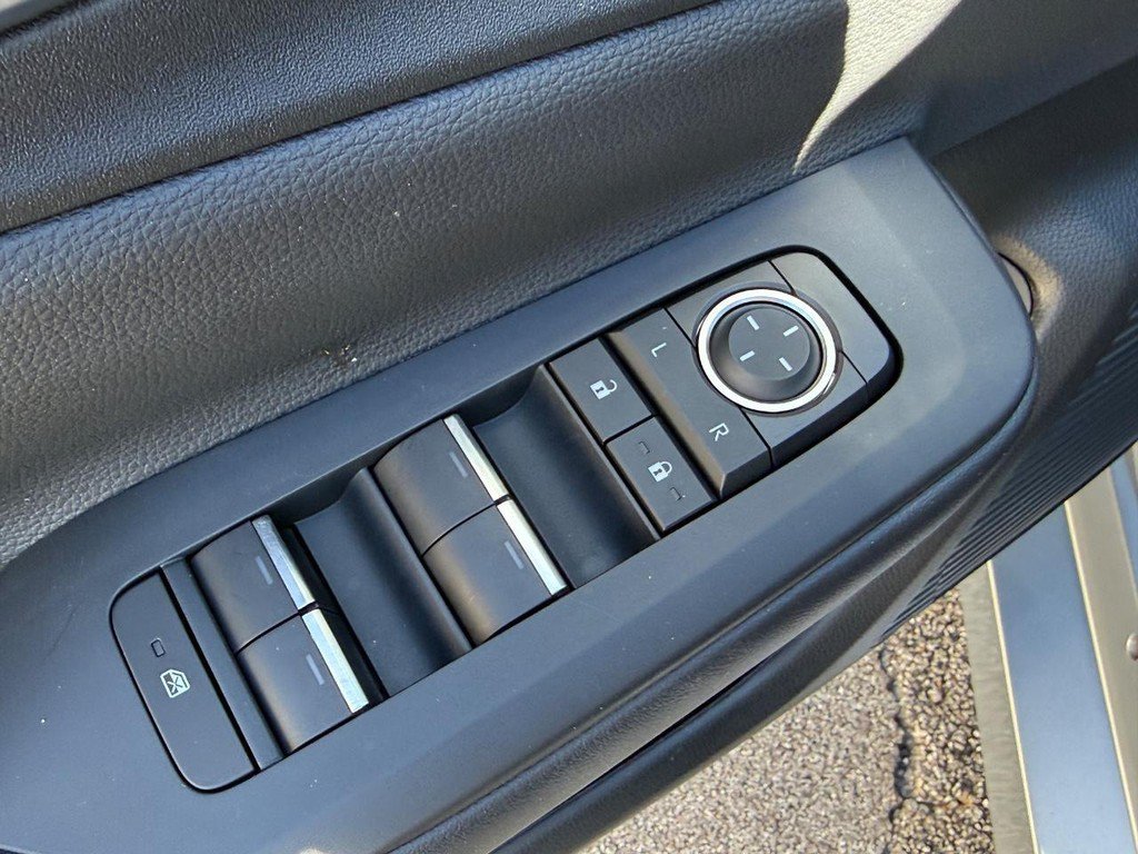 Used 2026 Toyota Prius Plug-In Hybrid FWD image 14