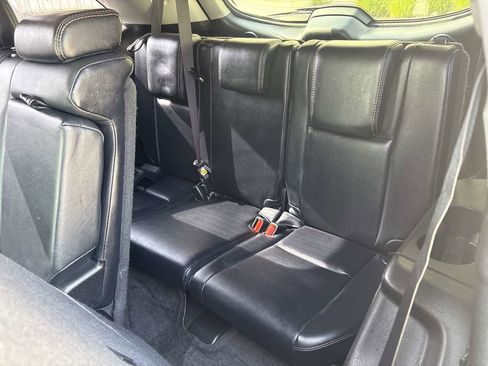 Used 2017 Toyota Highlander Limited w/ Carpet Mat Package image 13