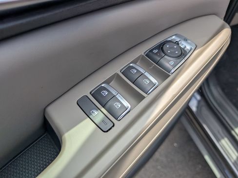 New 2027 Kia Carnival EX FWD image 13