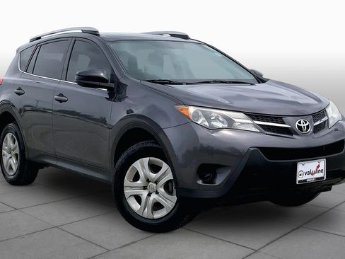 Used 2014 Toyota RAV4 LE FWD image 3