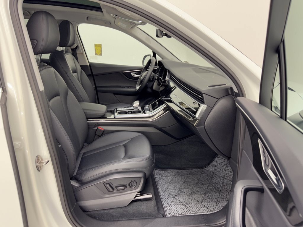 Used 2022 Audi Q7 3.0T Premium Plus AWD/4WD image 30