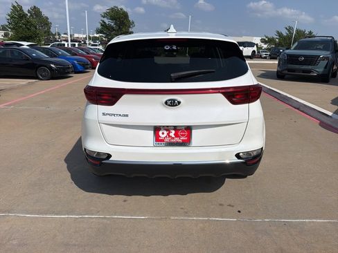 Used 2022 Kia Sportage LX FWD image 4