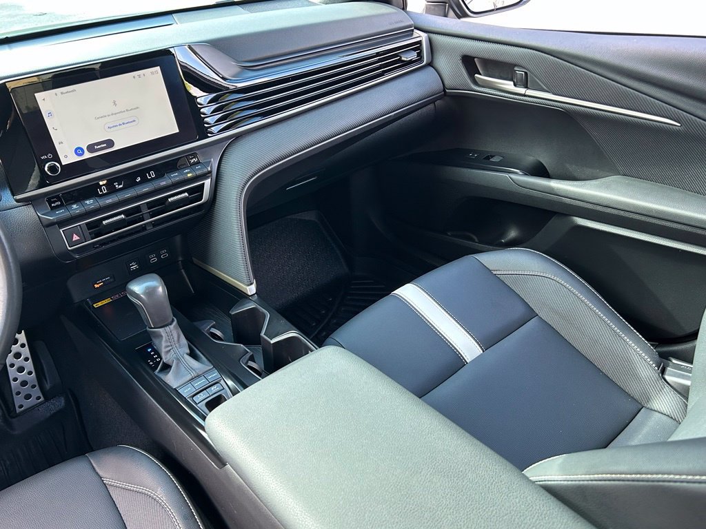 Used 2025 Toyota Camry SE FWD image 11