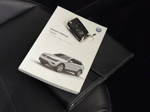 Used 2019 Volkswagen Tiguan SE w/ Panoramic Sunroof Package image 56